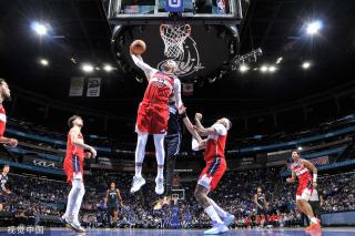 防守端更是 防守端更是